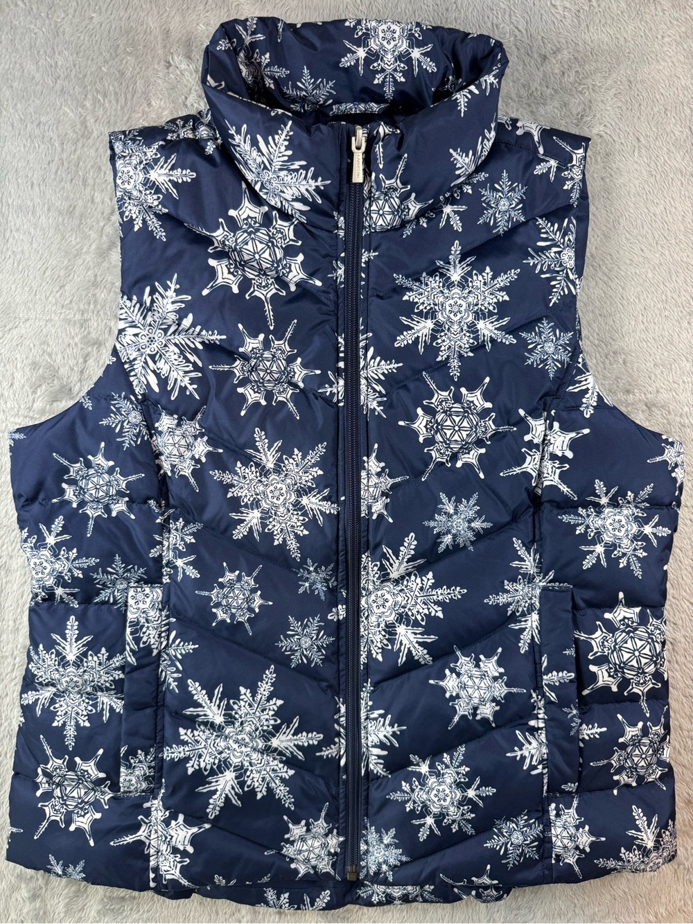 Lands’ End Snowflake Down Puffer Vest Medium Winter Holiday Ski